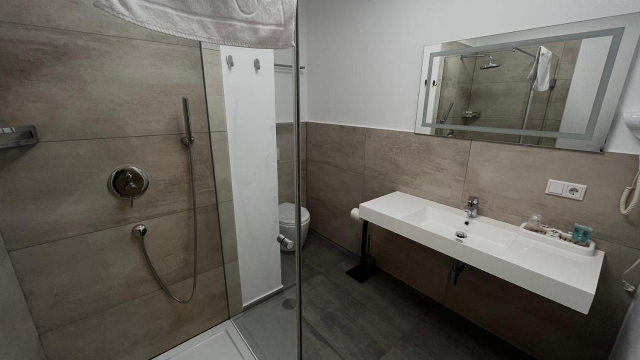 גלזנקירכן Vitalounge Sports & Spa Hotel מראה חיצוני תמונה