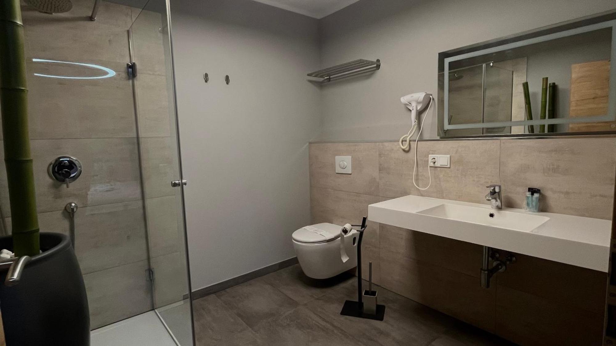 גלזנקירכן Vitalounge Sports & Spa Hotel מראה חיצוני תמונה